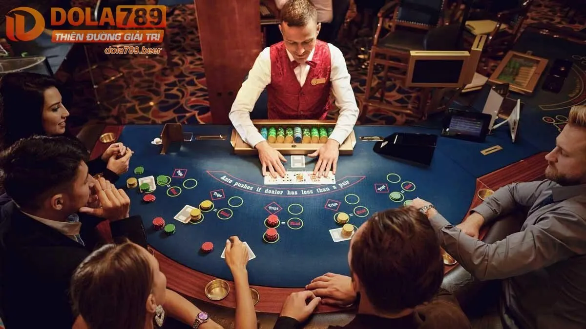 Rút tiền dễ dàng tại dola789